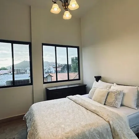 Colonial & Spacious Apto-Best Location In Oldtown